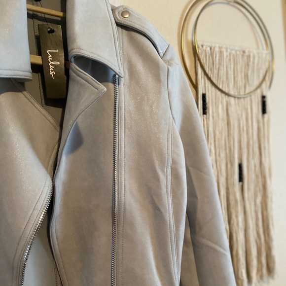 LULUs jacket. SO cute and so flattering. - Picture 2 of 5